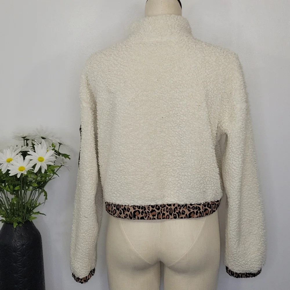 Forever 21 Furry Pullover Off White With Leopard Print Detail SZ M  3/$15 - Picture 3 of 10